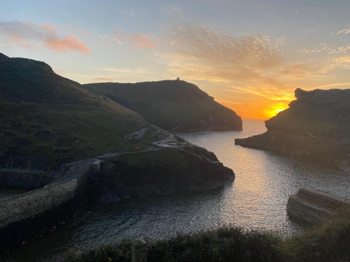 Polrunny Farm Blackberry Cottage - Cornwall Bliss In Sight Of The Sea ボスキャッスル エクステリア 写真